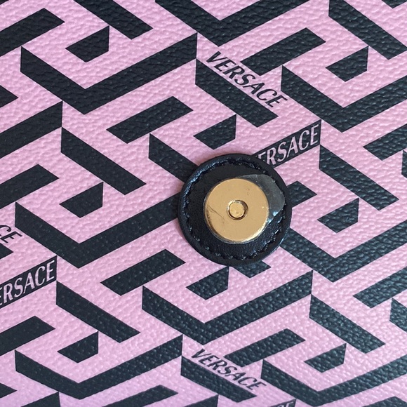 Versace Crossbody - Picture 5 of 11